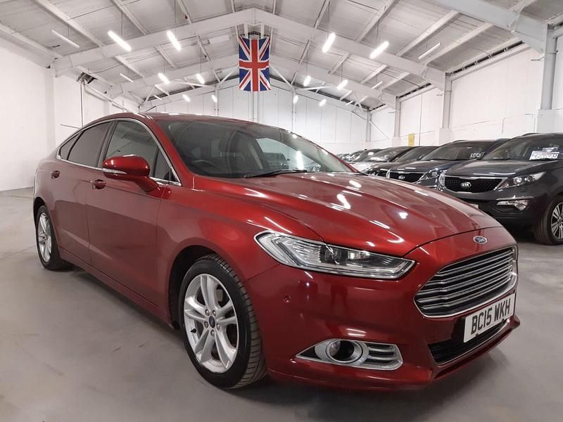 Red Used 2015 Ford Mondeo Titanium Hatchback | £4,690 (Fair price) - Image 1/3