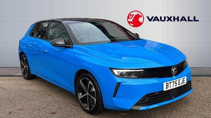 White New 2025 Vauxhall Astra Hatchback | £19,990 (Super price) - Image 1/3