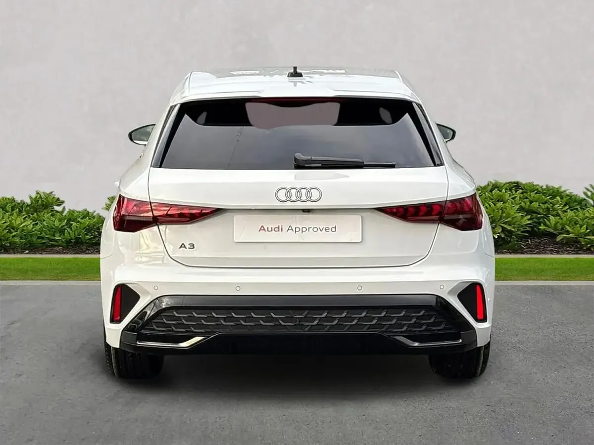 Used Audi A3 Sportback S-Line 150 HP (110 kW) 2025 White Hatchback