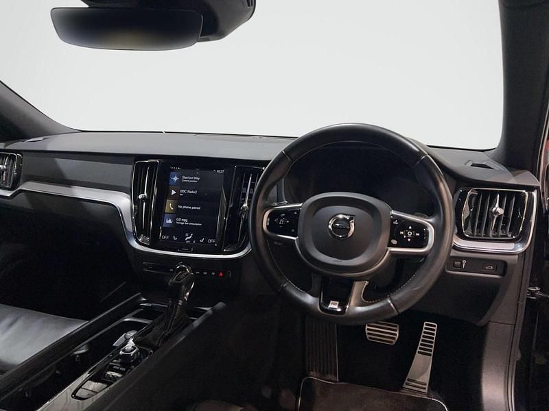 Used Volvo V60 R-Design Pro 190 HP (139 kW) 2020 Black Estate