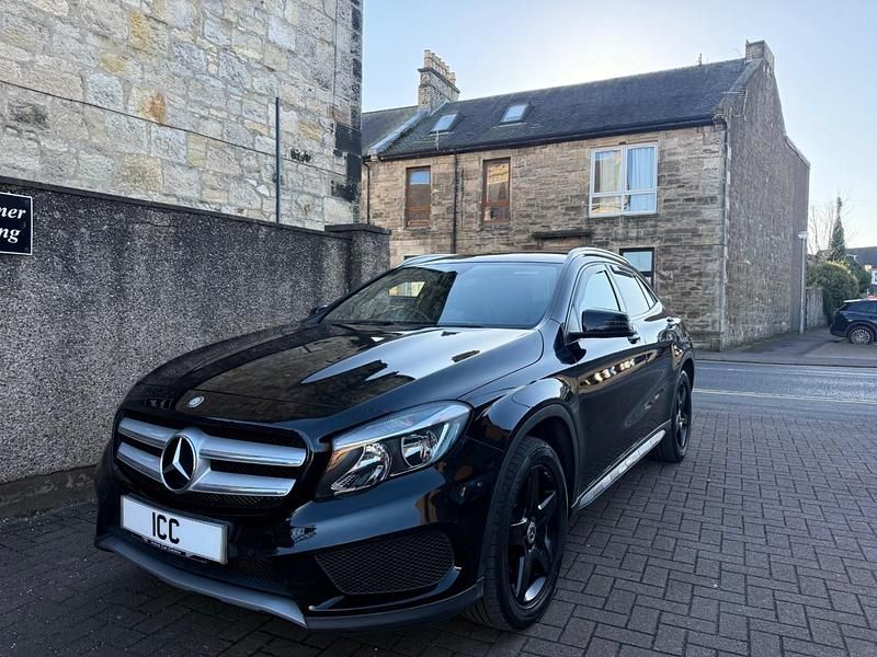Used Mercedes GLA200 AMG line 136 HP (100 kW) 2016 Black SUV
