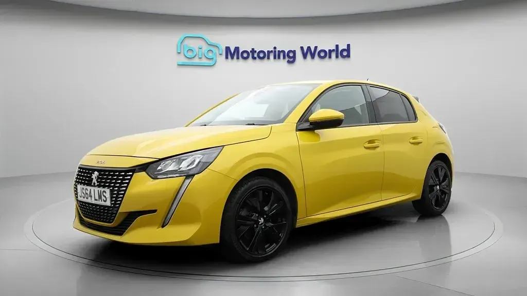 Used Peugeot 208 Allure Premium 100 HP (73 kW) 2020 Yellow Hatchback