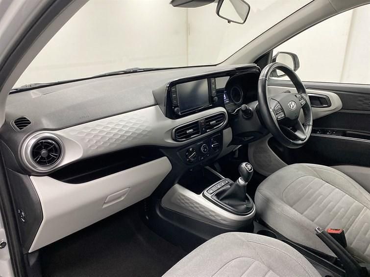 Used Hyundai i10 Premium 2021 Silver Hatchback