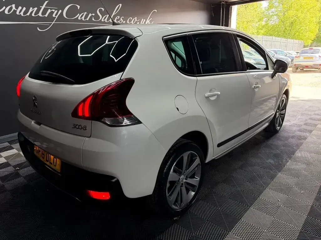 Used Peugeot 3008 Allure 120 HP (88 kW) 2016 White SUV