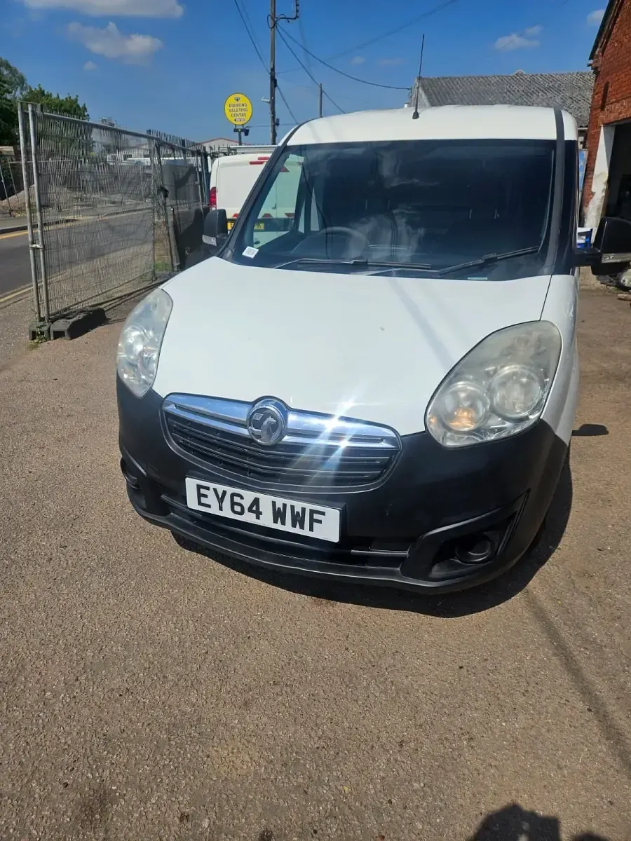 Używany Vauxhall Combo 2014 Biały Minivan