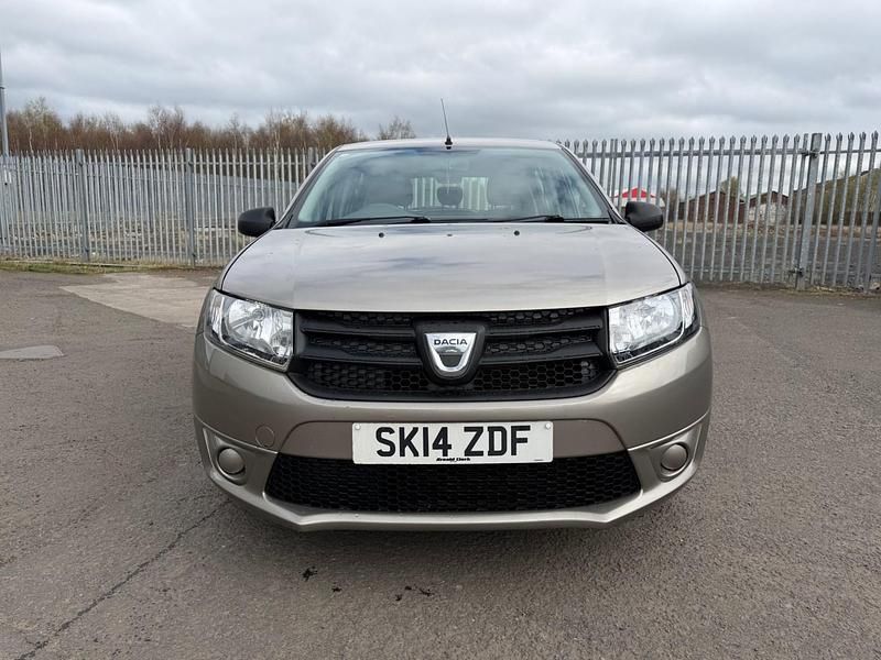 Used Dacia Sandero Ambiance 75 HP (55 kW) 2014 Beige Hatchback