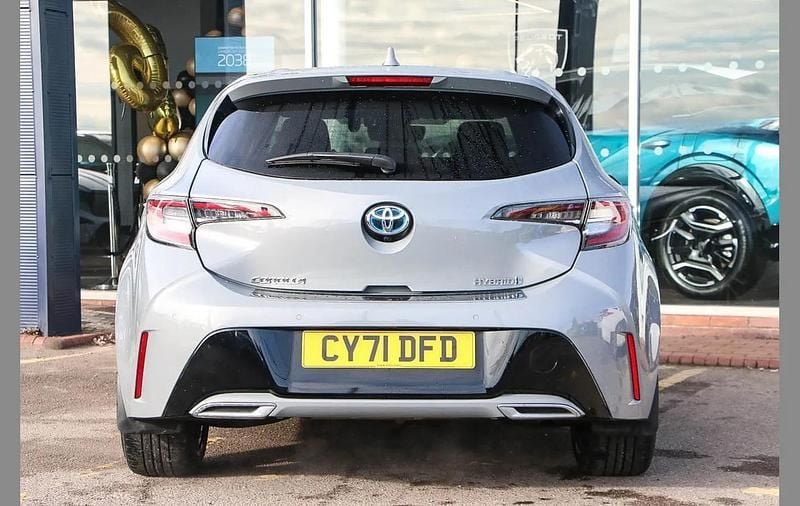 Usado Toyota Corolla 181 HP (133 kW) 2022 Cinzento Citadino
