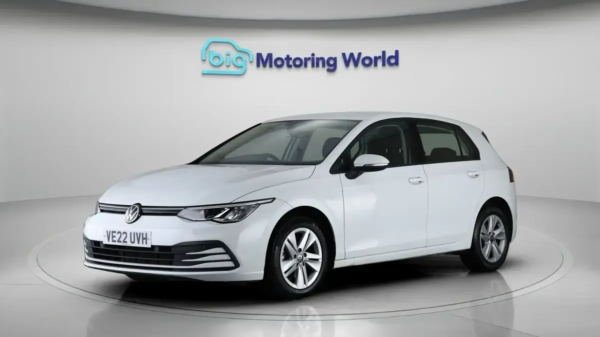 Usado VW Golf VIII Life 150 HP (110 kW) 2022 Branco Citadino