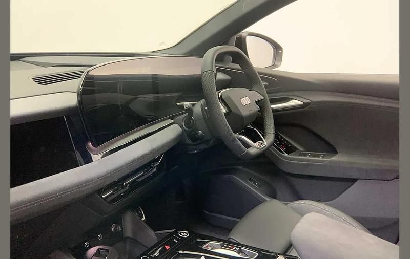 Used Audi Q6 e-tron Advanced 284 kW (387 HP) 2025 Grey SUV
