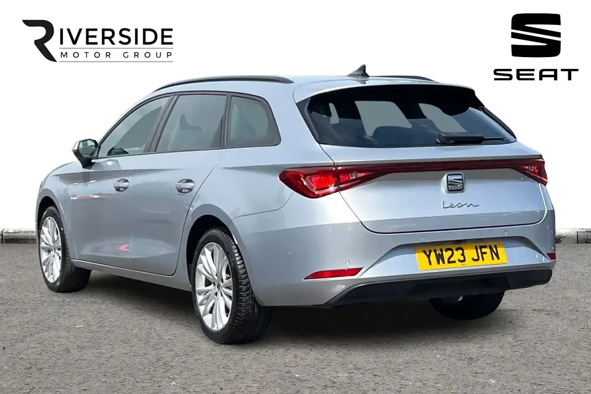 Used Seat Leon SE Dynamic 110 HP (80 kW) 2023 Urban silver Estate