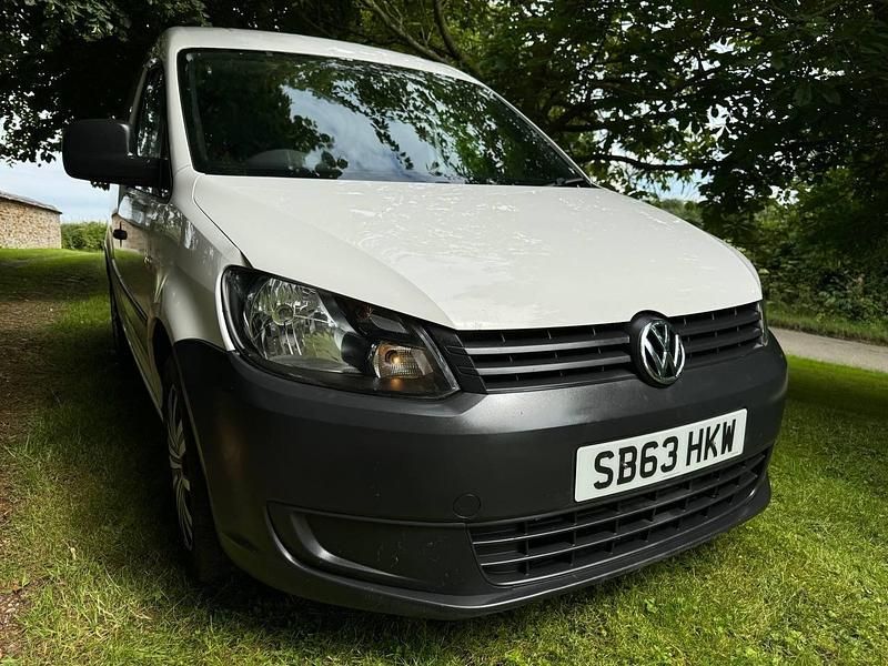 White Used 2013 VW Caddy Startline MPV | £3,995 (Fair price) - Image 1/4
