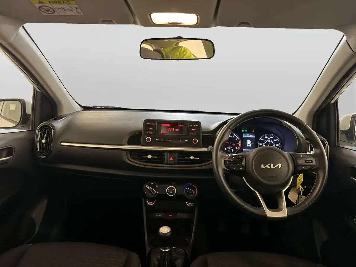 Used Kia Picanto 66 HP (48 kW) 2022 White Hatchback