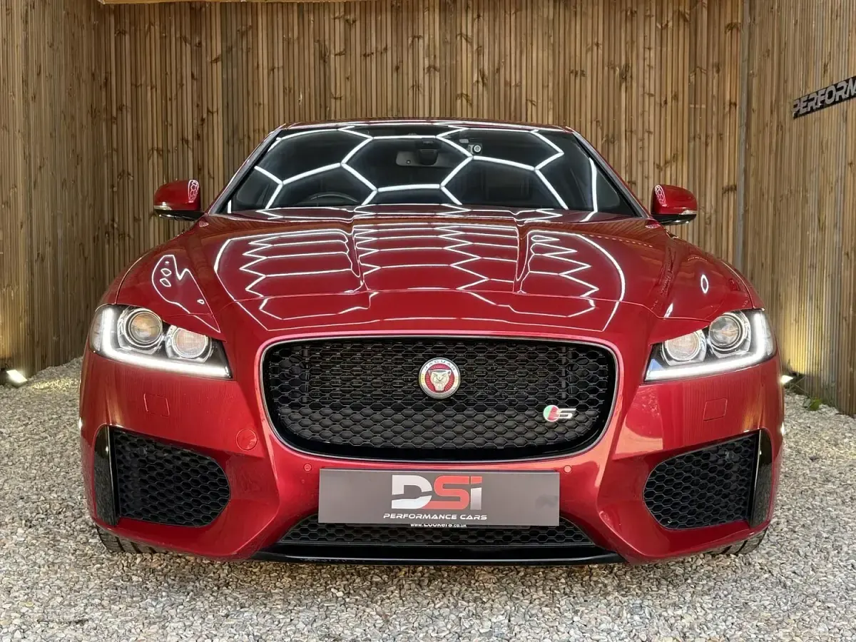 Used Jaguar XF S 380 HP (279 kW) 2016 Red Sedan