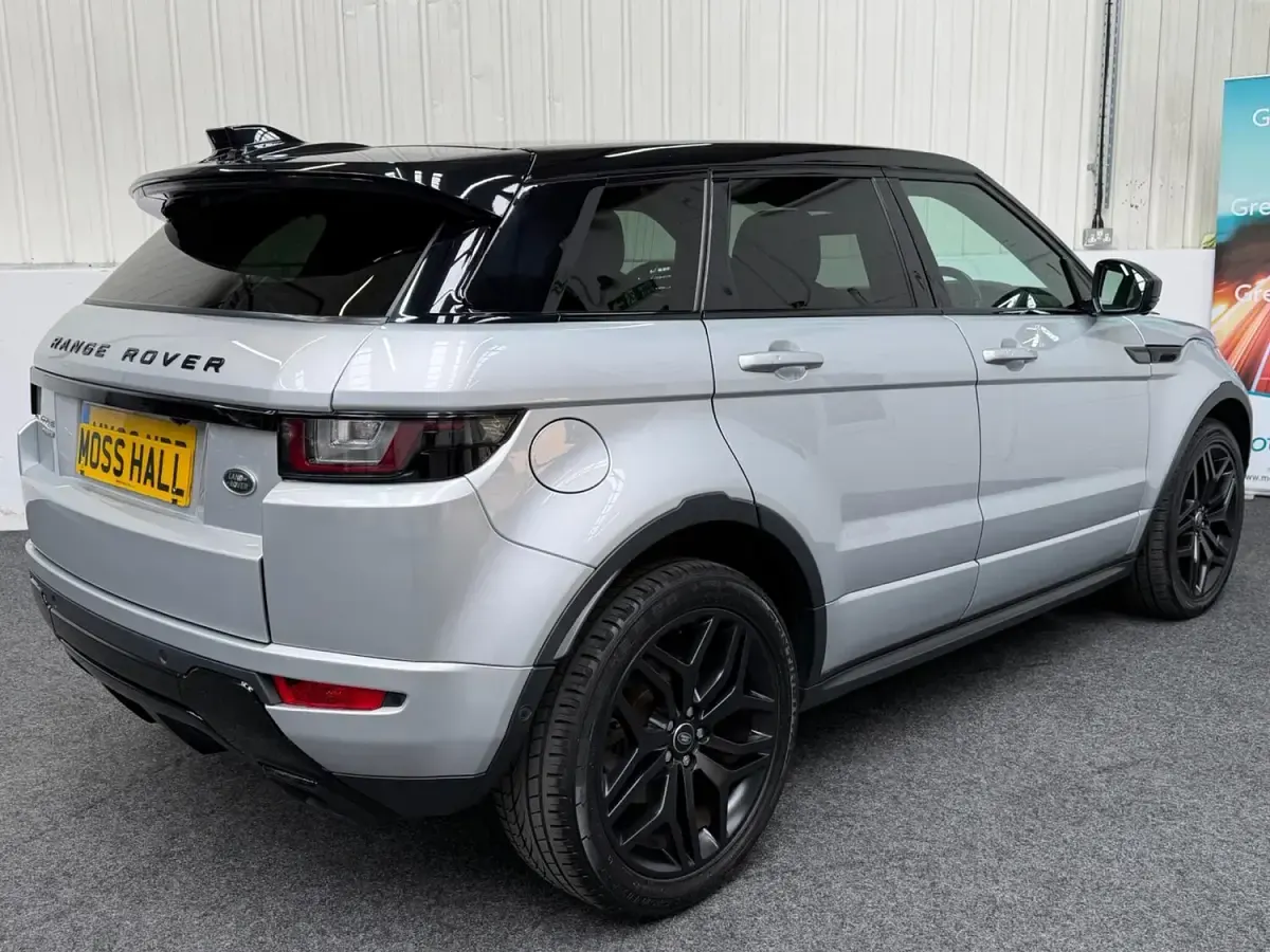 Used Land Rover Range Rover evoque HSE Dynamic 240 HP (176 kW) 2018 Silver Estate