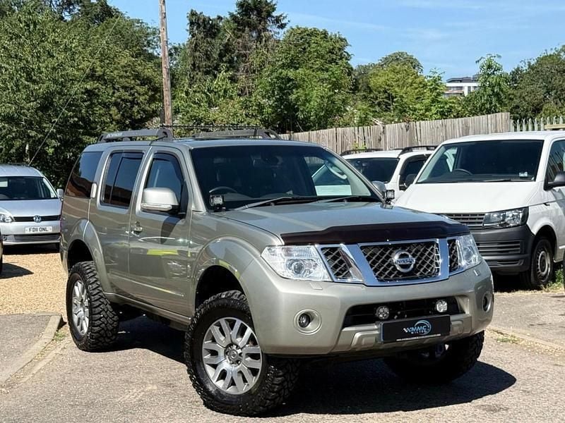 Silver Used 2011 Nissan Pathfinder Tekna SUV | £5,499 (Good price) - Image 1/4