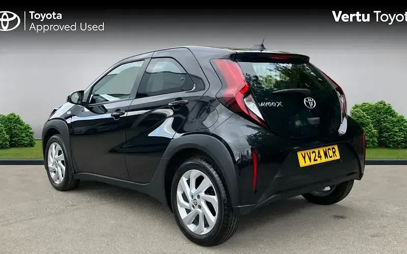Used Toyota Aygo X PURE 72 HP (52 kW) 2025 SUV