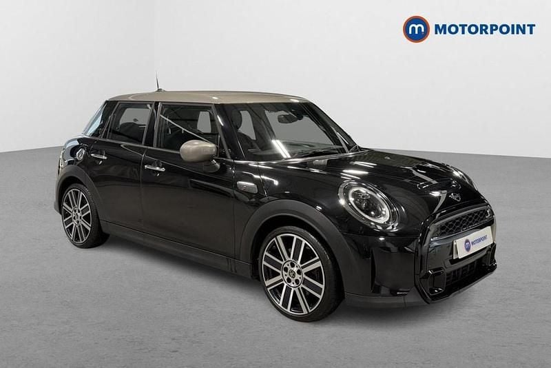 Black Used 2023 Mini Cooper S Exclusive Hatchback | £21,999 (Fair price) - Image 1/4