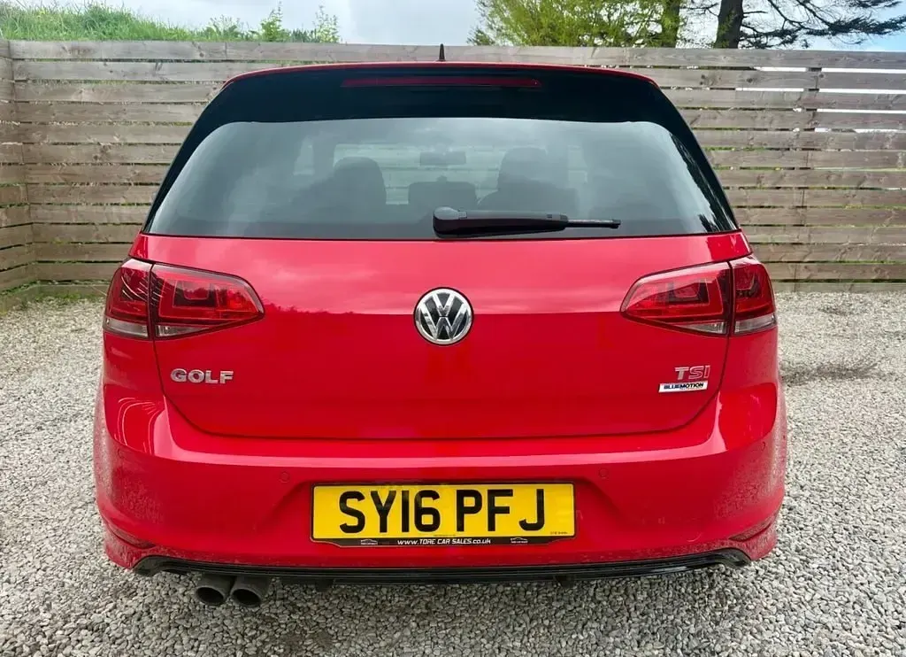 Gebraucht VW Golf VII R-line 150 PS (110 kW) 2016 Rot Kleinwagen