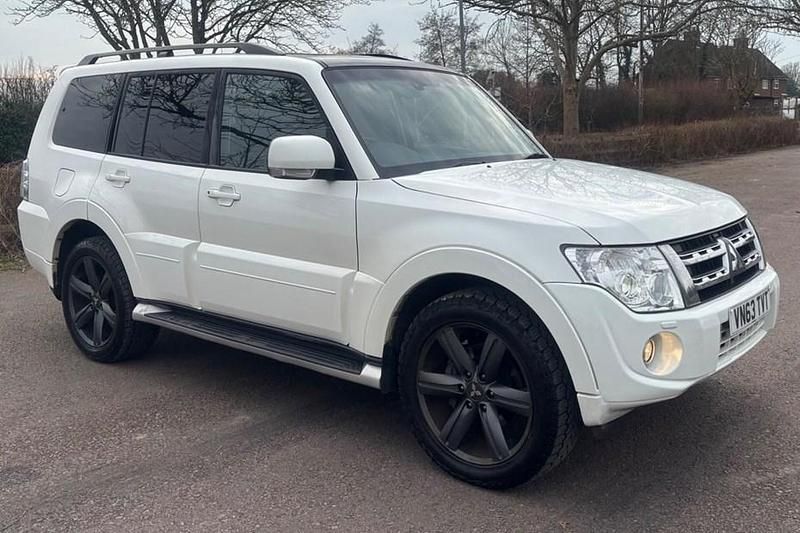 White Used 2014 Mitsubishi Shogun SUV | £7,999 (Good price) - Image 1/1