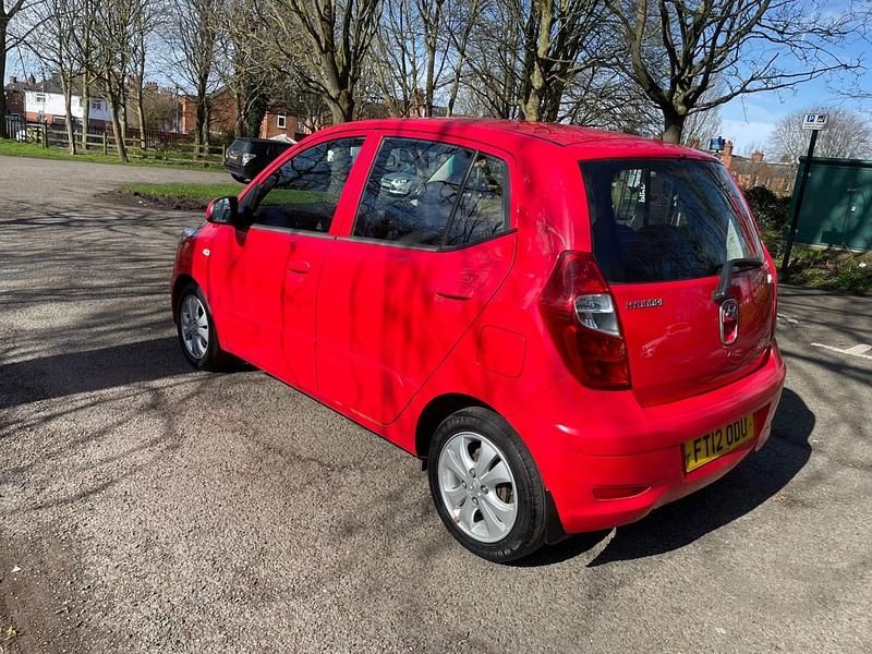 Usado Hyundai i10 Active 85 HP (62 kW) 2012 Vermelho Citadino