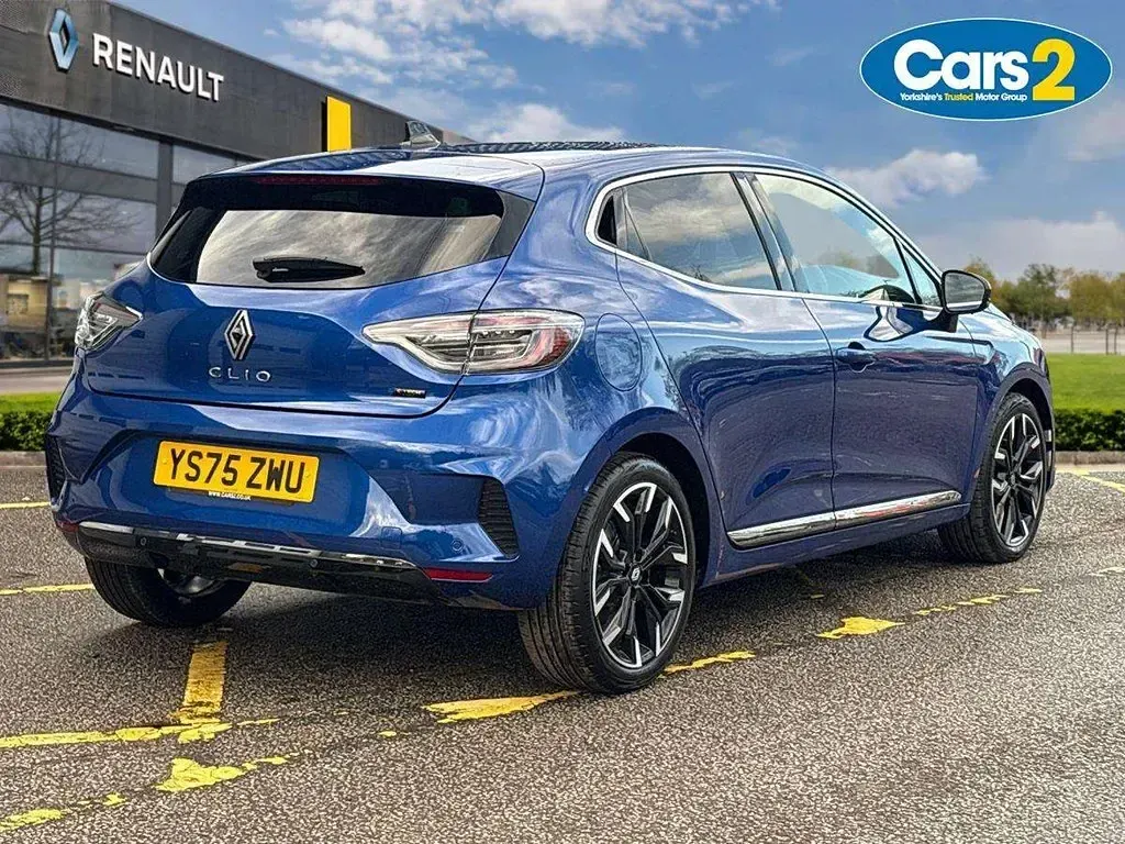 Used Renault Clio Techno 143 HP (105 kW) 2025 Blue Hatchback