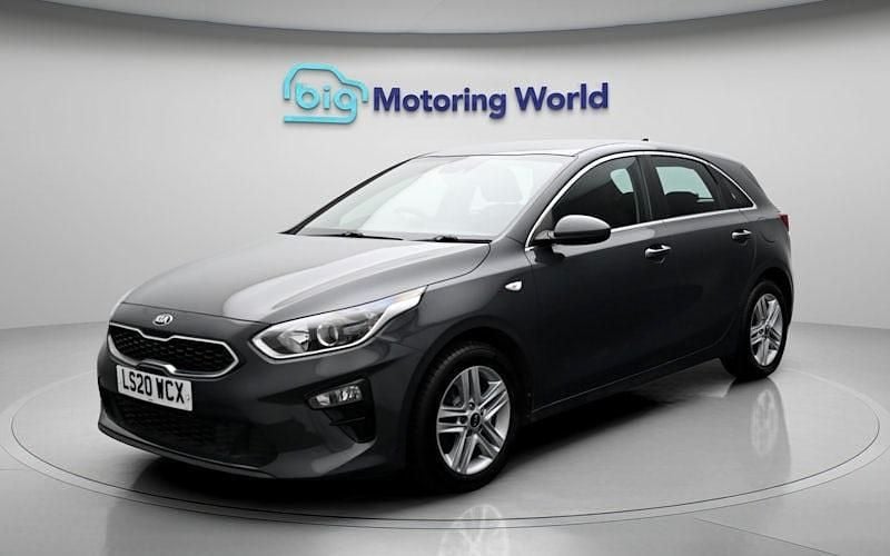 Usado Kia Ceed 120 HP (88 kW) 2020 Cinzento Citadino