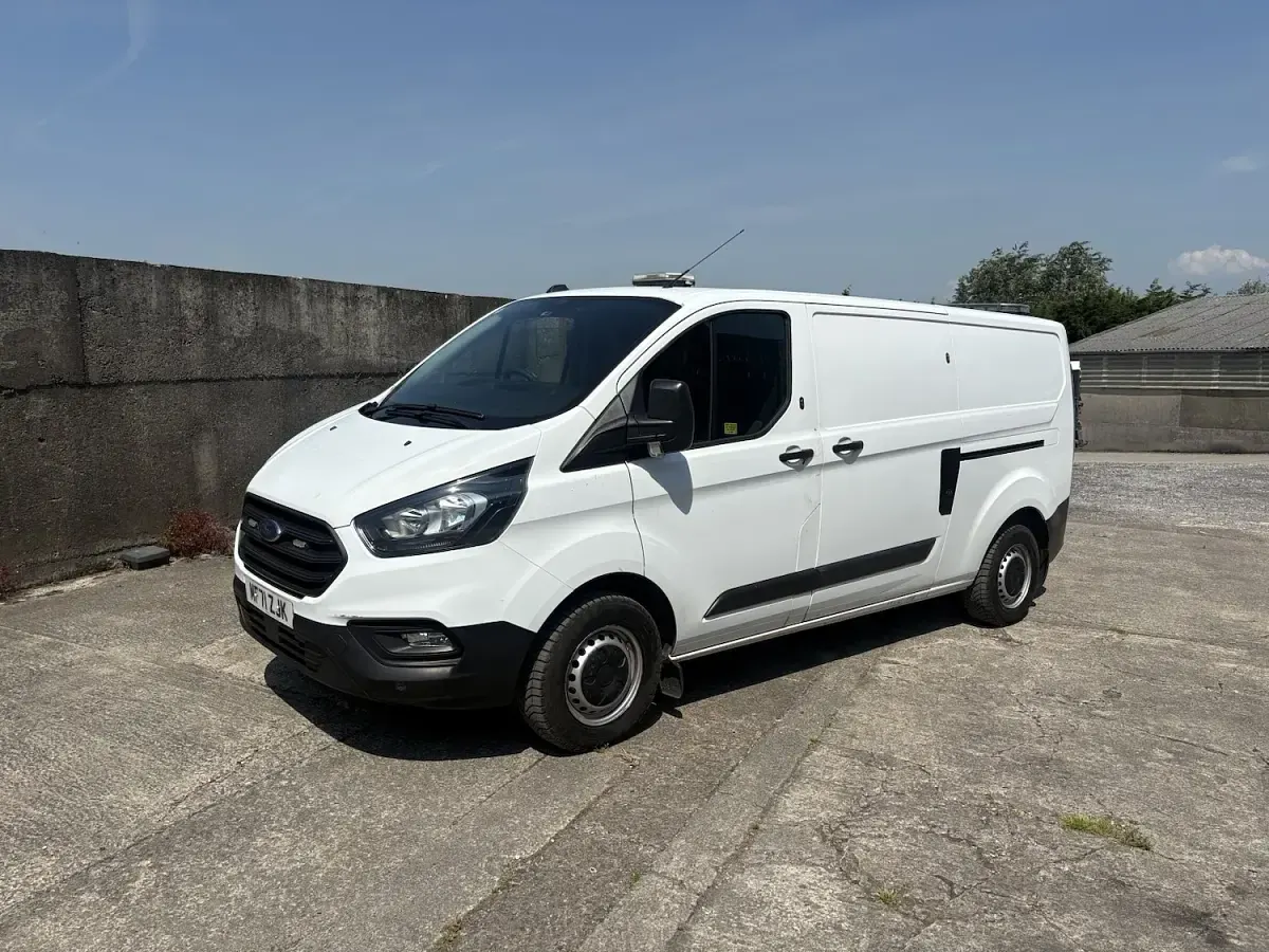 Used Ford Transit Custom 130 HP (95 kW) 2021 White Van