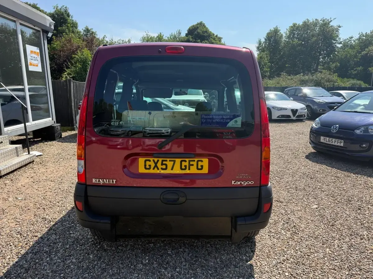 Used Renault Kangoo Authentique 106 HP (77 kW) 2007 Red MPV