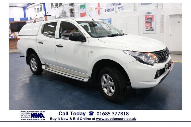 White Used 2017 Mitsubishi L200 Pickup | £13,000 (Fair price) - Image 1/4