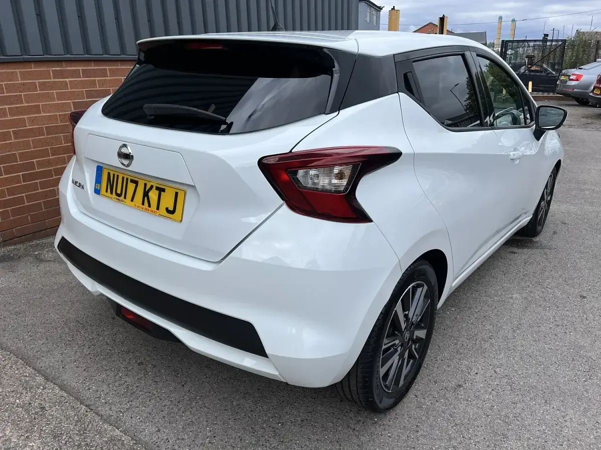 Used Nissan Micra N-Connecta 90 HP (66 kW) 2017 White Hatchback