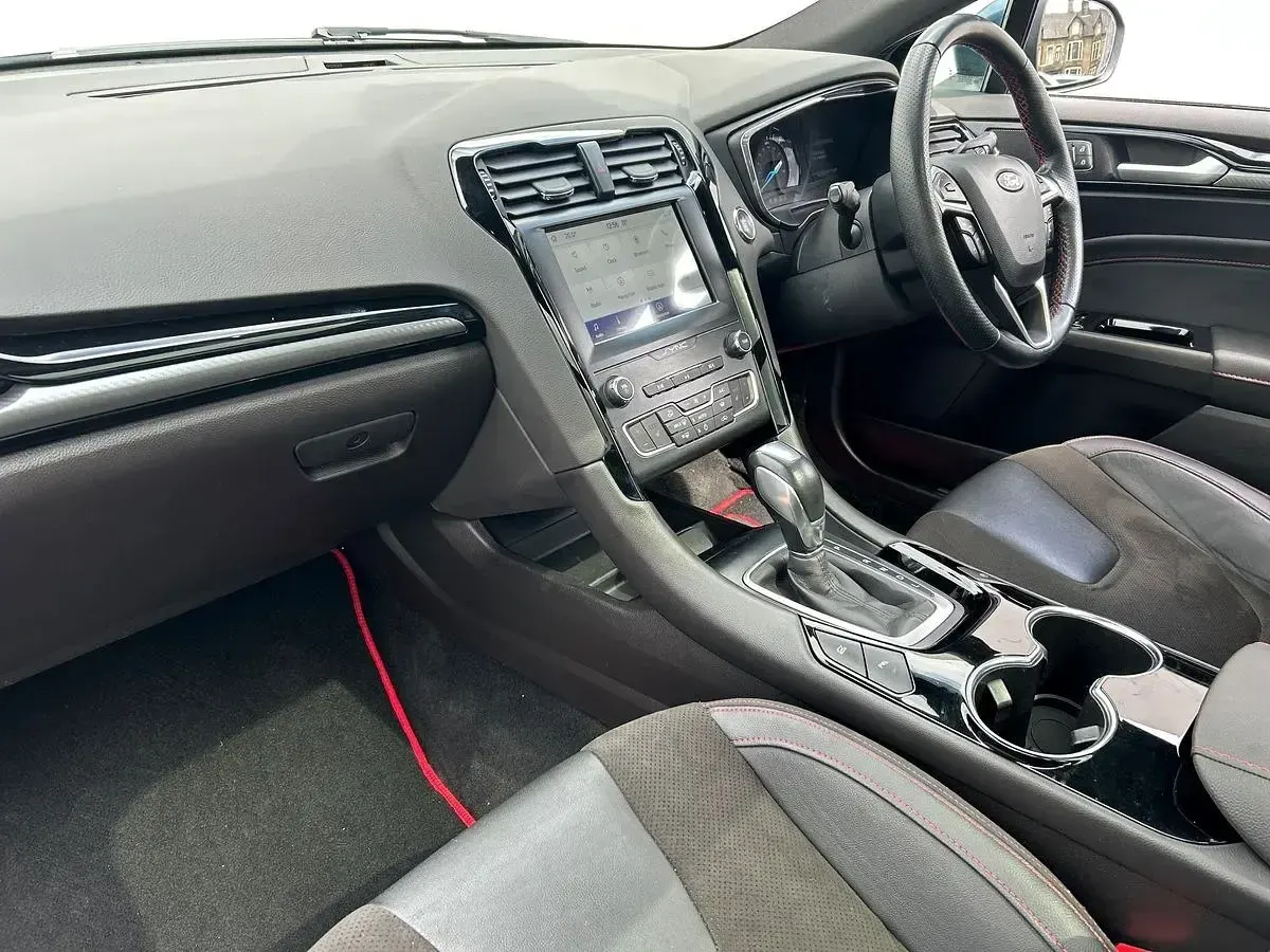 Usado Ford Mondeo ST-Line 187 HP (137 kW) 2021 Azul Carrinha
