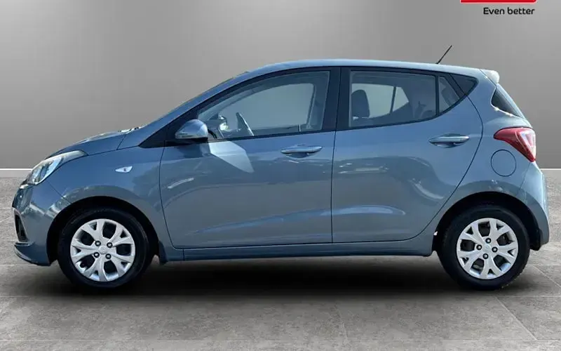 Used Hyundai i10 SE 87 HP (63 kW) 2015 Blue Hatchback