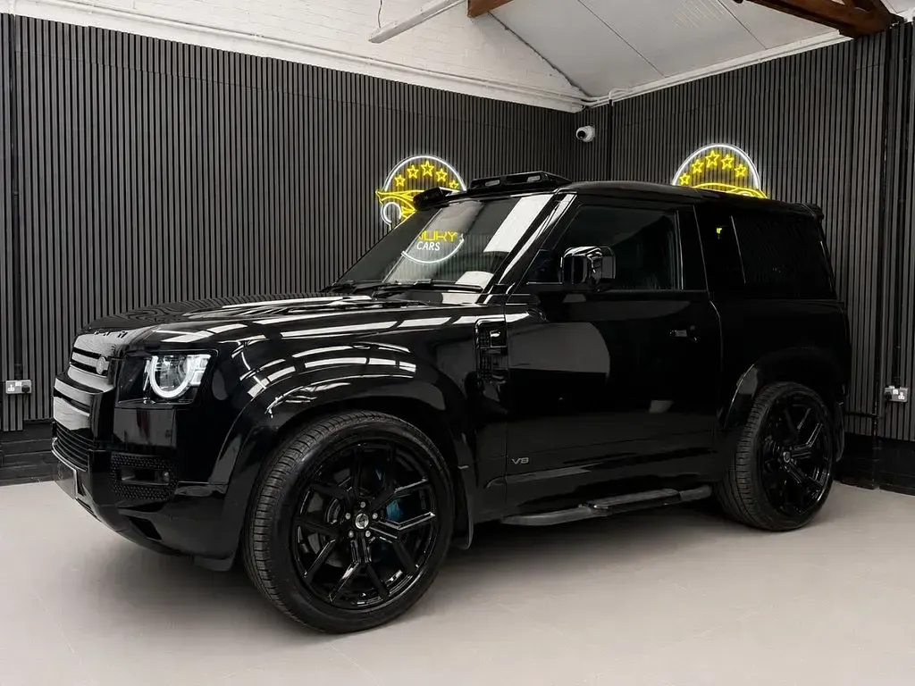 Used Land Rover Defender S 525 HP (386 kW) 2022 Black SUV