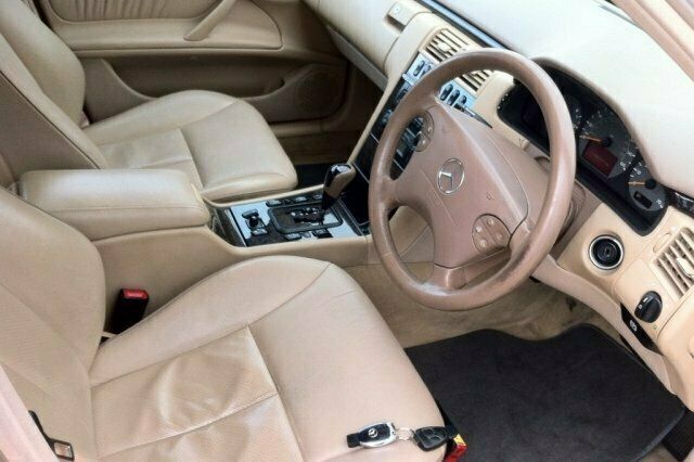 Used Mercedes E320 Avantgarde 224 HP (164 kW) 2004 Sedan