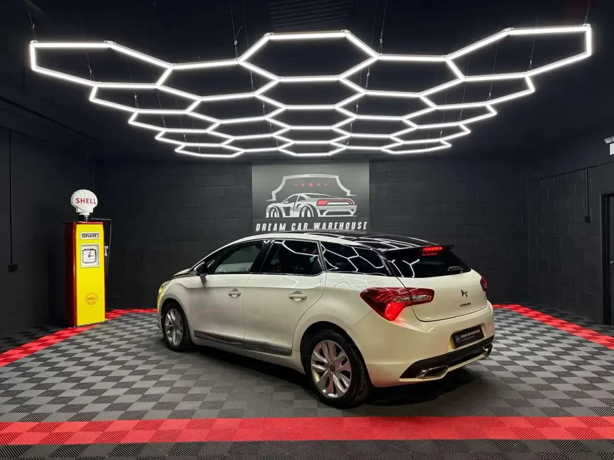 Usado Citroën DS5 120 CV (88 kW) 2015 Blanco Utilitario