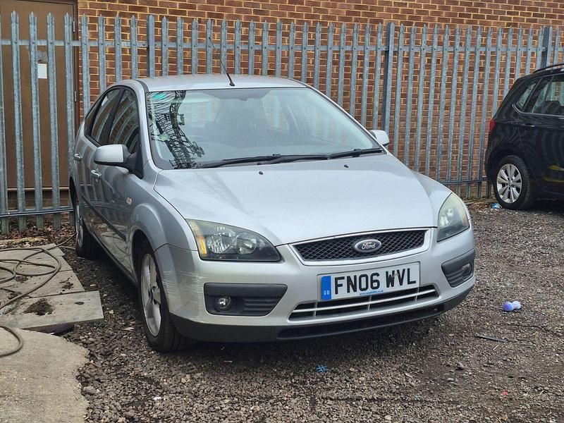 Used Ford Focus Zetec 2006 Silver Hatchback