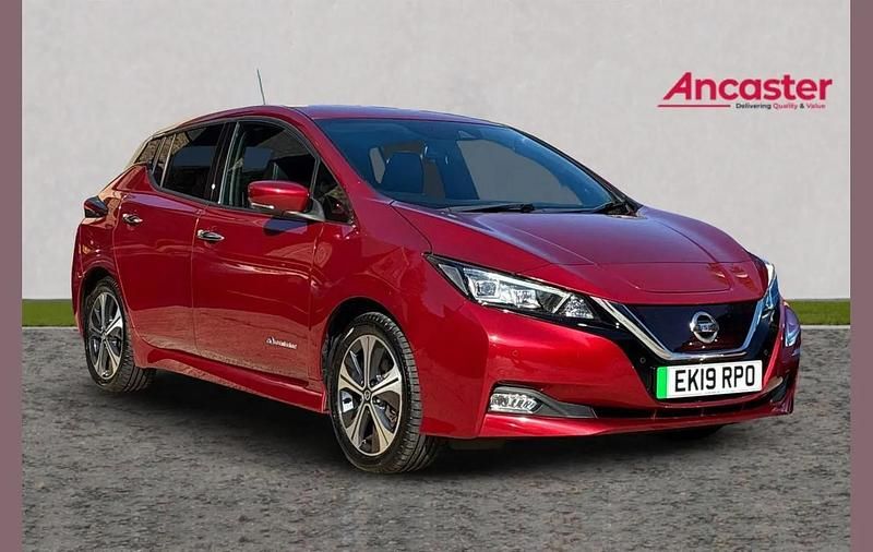 Red Used 2019 Nissan Leaf Tekna Hatchback | £9,275 (Fair price) - Image 1/4