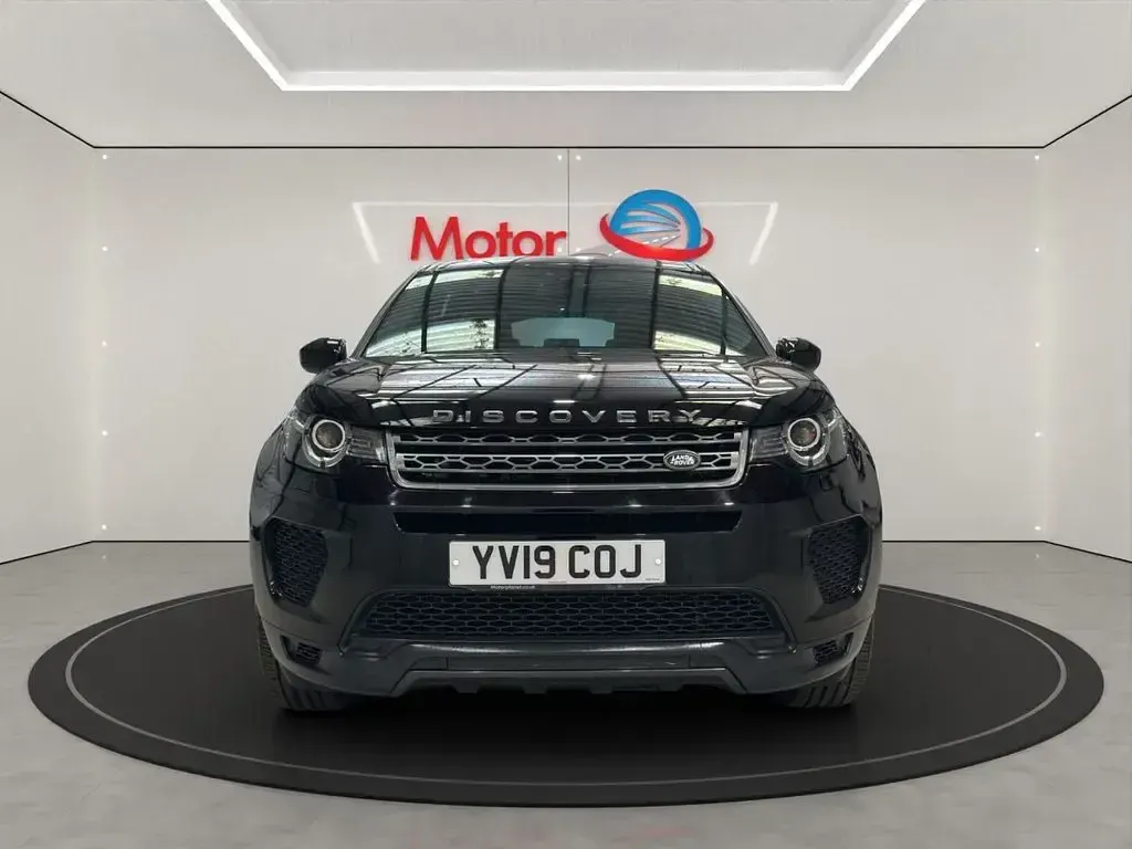 Used Land Rover Discovery 5 Landmark 180 HP (132 kW) 2019 Black SUV