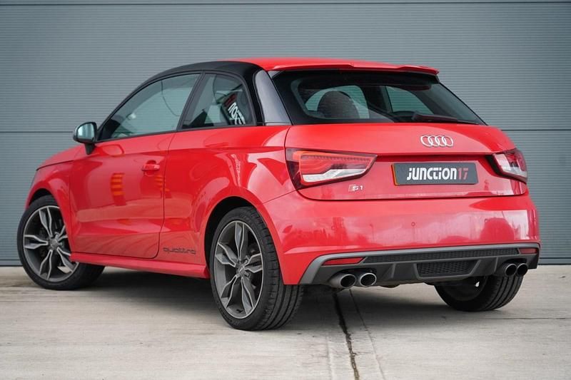 Used Audi A1 Advanced 256 HP (188 kW) 2014 Red Hatchback