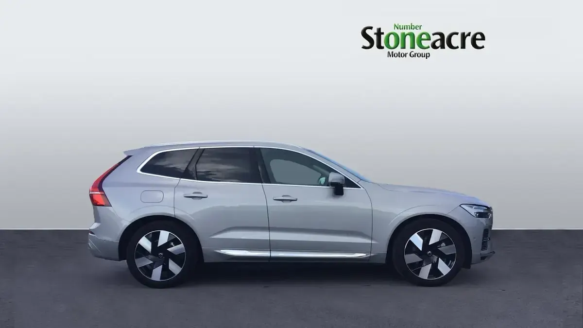 Used Volvo XC60 Ultra 455 HP (334 kW) 2025 Silver SUV