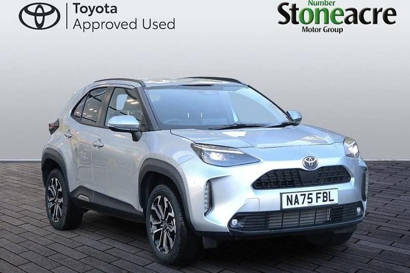 New 2025 Toyota Yaris Hybrid Design SUV | £25,000 (Good price) - Image 1/1