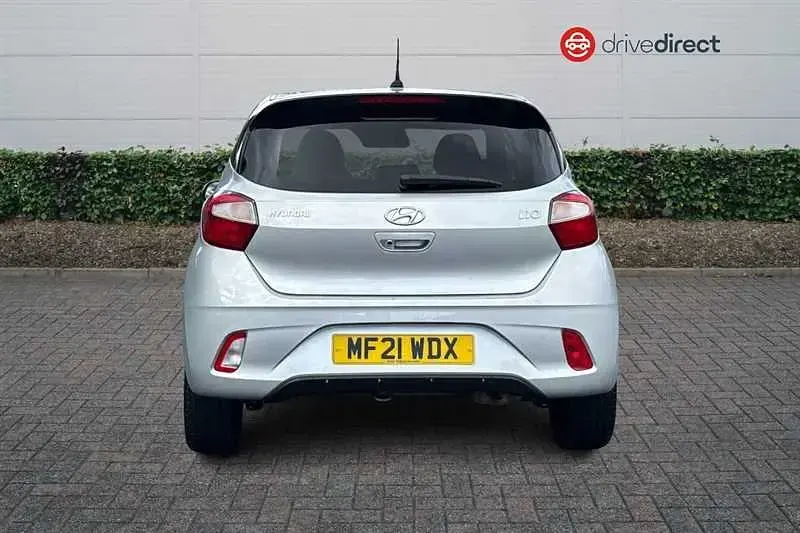 Used Hyundai i10 Premium 67 HP (49 kW) 2021 Silver Hatchback