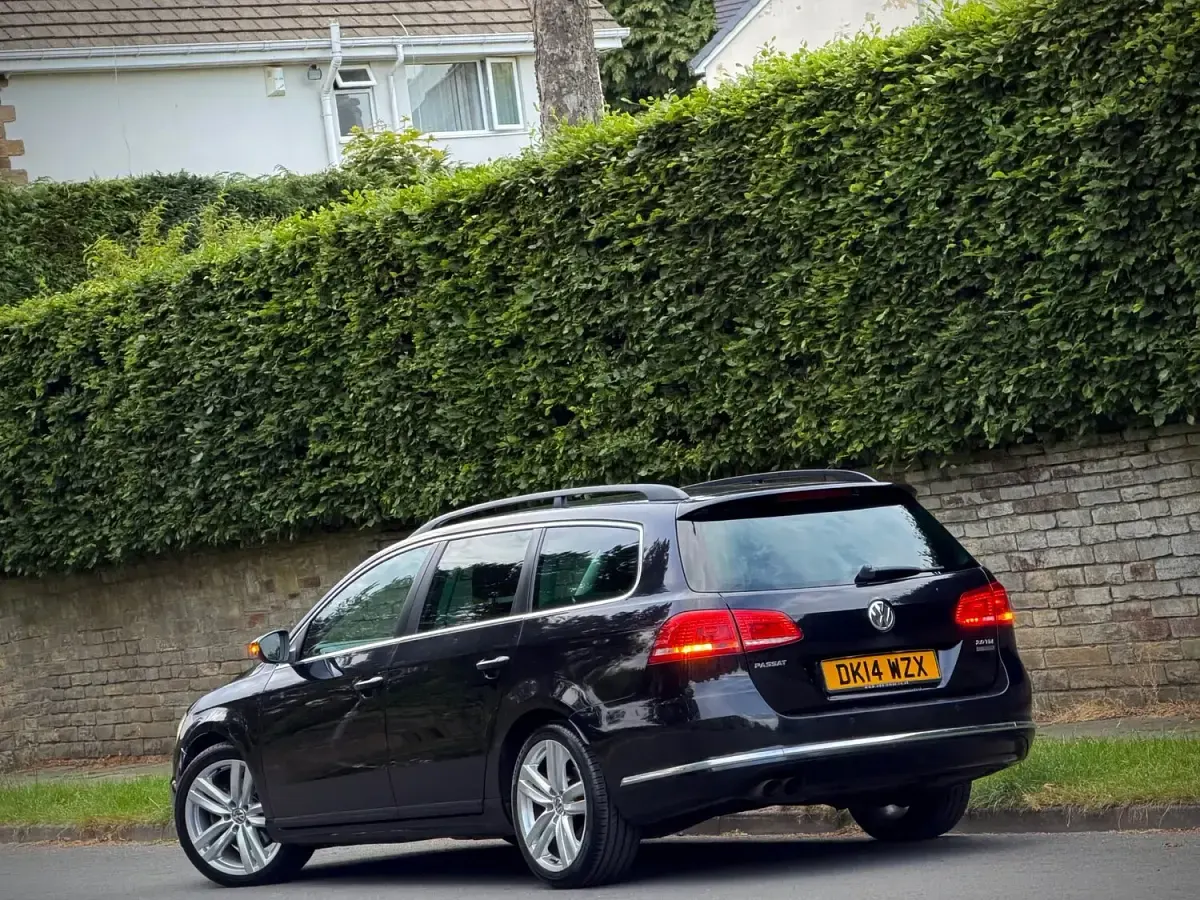 Used VW Passat R-line 140 HP (102 kW) 2014 Black Estate
