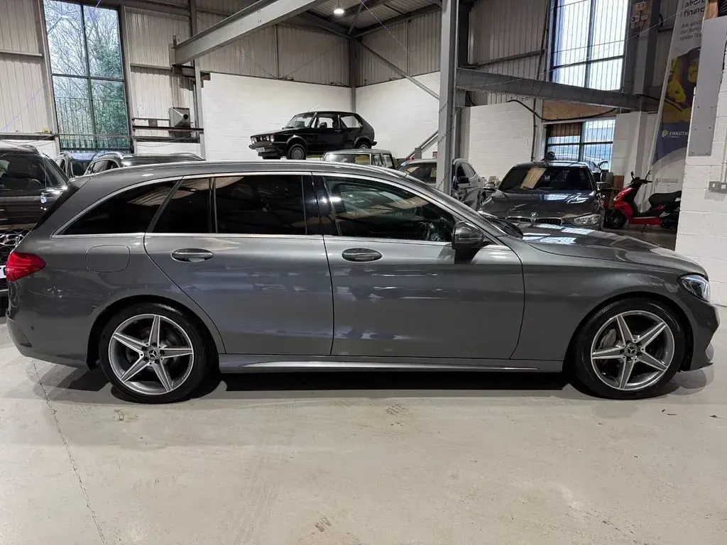 Używany Mercedes C220 AMG line 170 KM (125 kW) 2018 Szary Kombi