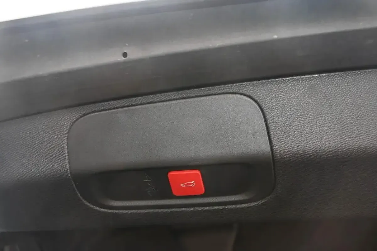 Usado Peugeot 408 GTi 134 CV (98 kW) 2025 Negro SUV