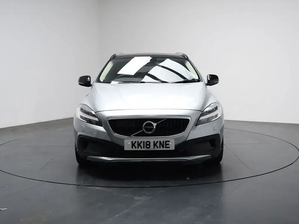 Used Volvo V40 Pro 152 HP (111 kW) 2018 Silver Hatchback