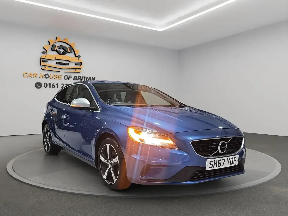 Usado Volvo V40 R-Design 122 HP (89 kW) 2017 Azul Citadino