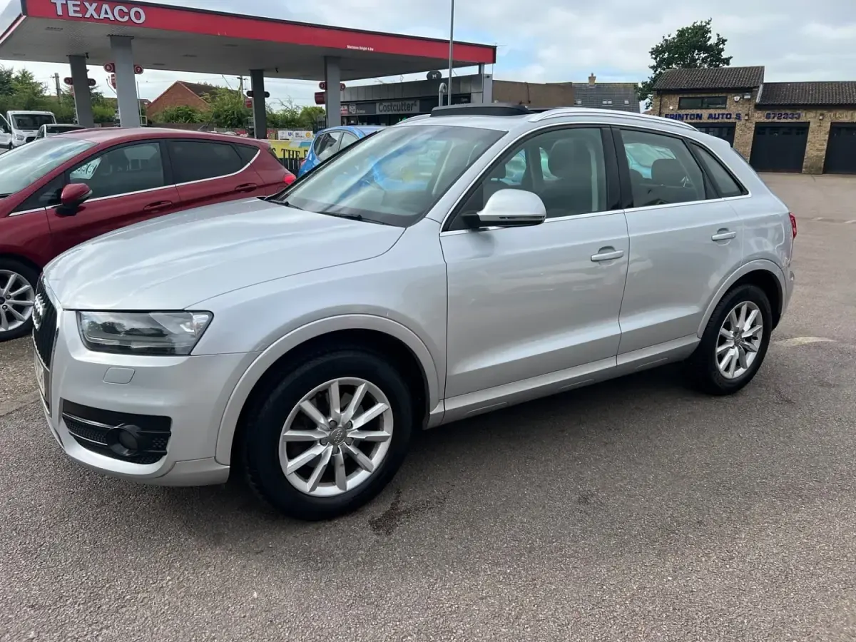 Usado Audi Q3 170 HP (125 kW) 2014 Prateado SUV