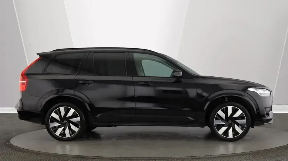 Used Volvo XC90 Plus 455 HP (334 kW) 2023 Metallic  onyx black SUV