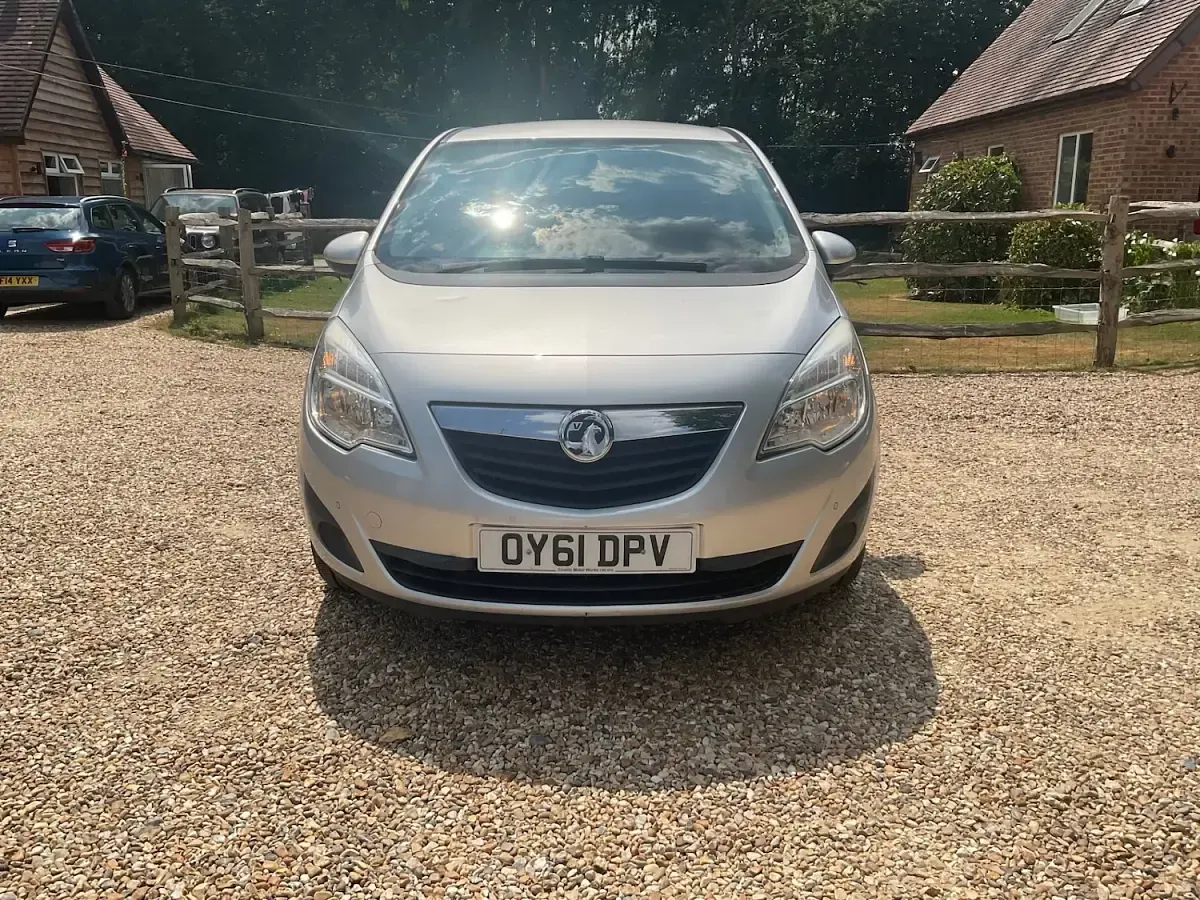 Used Vauxhall Meriva 100 HP (73 kW) 2011 Silver MPV
